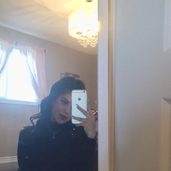 Meet your Posher, Andrea - Picture 1 of 1